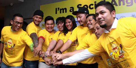 Steny Agustaf Bikin Sederet Artis Ini Rela Digunduli Demi Charity