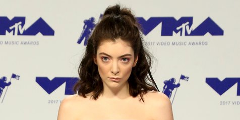 Sukses Manggung di WTF 2018, Lorde Berharap Bisa Secepatnya Kembali Ke Indonesia