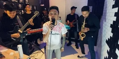 Syahdunya Smarfren X KapanLagi Live: Adhitia Sofyan, Bagasran, Mahen Bikin Melting!