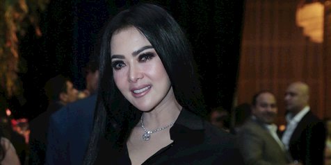 Syahrini Potong Rambut  Lebih  Cantik  Panjang  Atau  Pendek  