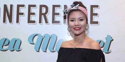 Tahun 2018 Aline Adita Siap Menikah Dengan Pacar Bulenya Kapanlagi Com