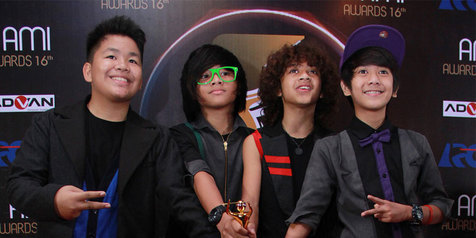 Tanggapan Pengamat Mengenai Coboy Junior Mirip Illuminati 