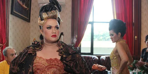 Tata Liem Sukses Jadi Model Fashion Show - KapanLagi.com