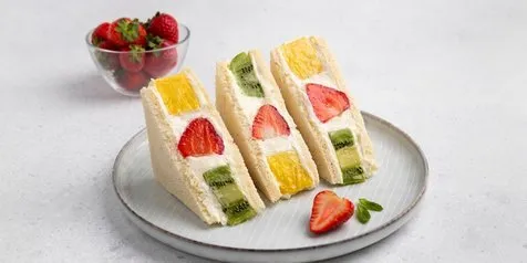 Terinspirasi dari TikTok, Kini Fruit Sando Bisa Diburu di Pasuruan Lho