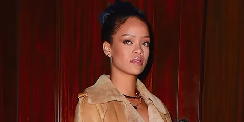Terkuak, Ini Alasan Rihanna Batalkan Penampilannya di Grammy