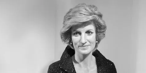 Termasuk Cincin Tunangan Lady Diana, Ini Deretan Batu Safir Paling Terkenal di Dunia
