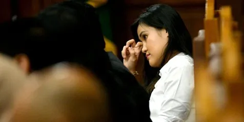 Tertekan, Jessica Pun Akhirnya Nangis di Persidangan