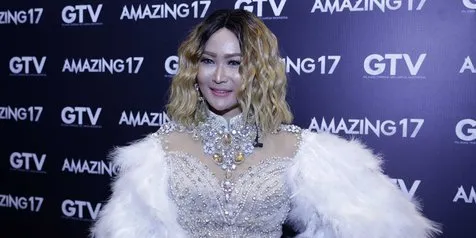 Tertidur di Kursi, Pose Inul Daratista Jadi Sorotan