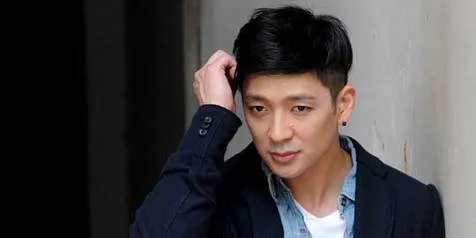 Tim Hwang Akan Nyanyi 25 Lagu