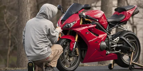 Tips Aman Mencuci Motor Matic