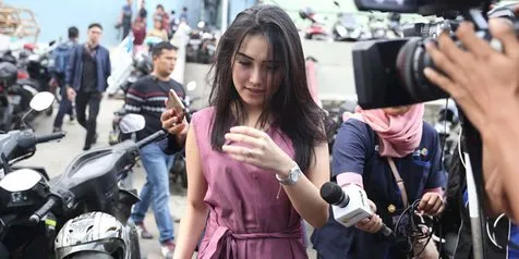 Tips Menjaga Tubuh Ayu Ting Ting, Hobi Lakukan Yoga & Pilates