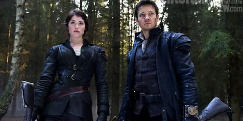 Trailer 'HANSEL & GRETEL', Penuh Aksi Pemburuan Penyihir