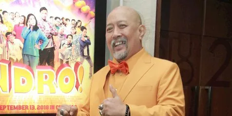 Foto Bareng, Indro Warkop Tak Sekedar Reunian dengan 2 Aktris Cantik Ini?