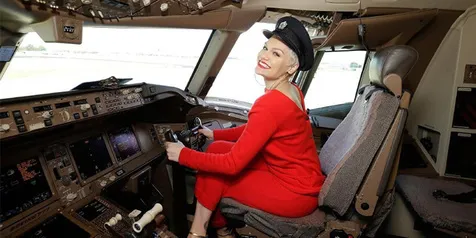 Ups, Jessie J Hindari Makan Roti di Pesawat Supaya Tidak Kentut?