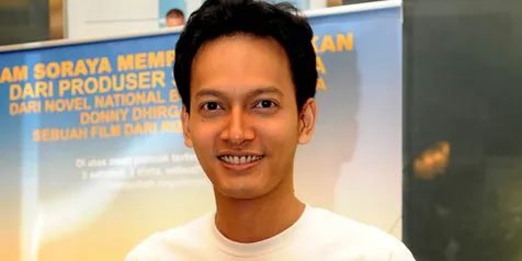Ups, Ukuran Sepatu Fedi Nuril Tak Normal! - KapanLagi.com