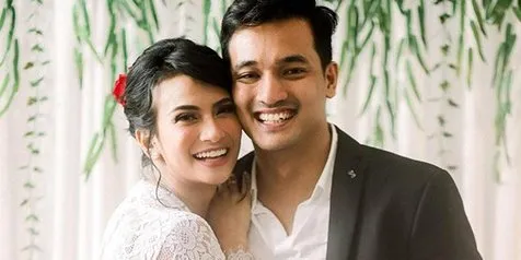 Vanessa Angel Kenakan Baju Seksi Pamer Cleavage di Dapur, Bibi Ardiansyah Minta Bikin Dosa