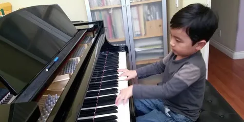 VIDEO: Aksi Mengagumkan Evan Le, Pianist Muda Ajaib!