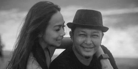 Vokalis Dendy Mikes Meninggal Dunia Karena Serangan Jantung