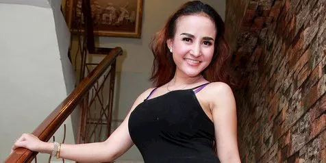 Wajah Memar, Cynthiara Alona Dianiaya Kekasih Karena Tak Mau Diajak ke Amerika