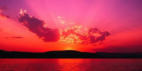 Wew! Langit El Salvador Berubah Jadi Merah Darah, Tanda Kiamat?