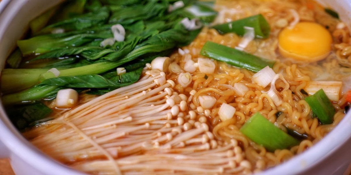 5 Spicy Enoki Mushroom Recipes in Korean Style That Are Easy to Make at Home