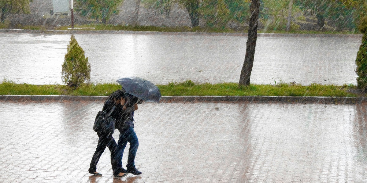 6 Meanings of Heavy Rain Dreams According to Javanese Primbon, Bring Many Good Signs