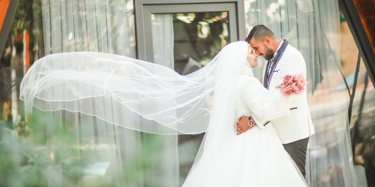 6 Inspirations for Modern Hijab Wedding Dresses, Create a Look Like a Graceful and Enchanting Queen