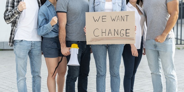 65 Activist Students' Words from Prominent Figures, Soe Hok Gie - Wiji Thukul