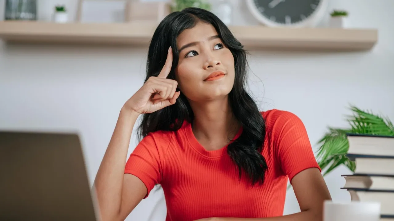7 Alasan Orang IQ Tinggi Lebih Menikmati Waktu Sendiri, Ini Penjelasannya Menurut Psikologi