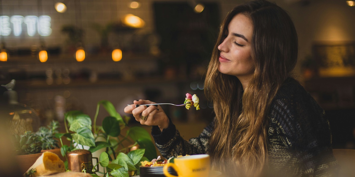 7 Meanings of Bitten Tongue While Eating According to Javanese Primbon, Bring Some Good Signs