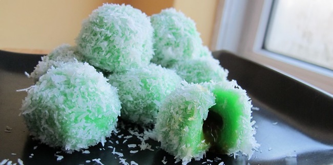 7 Ways to Make Delicious, Chewy, and Melting Klepon