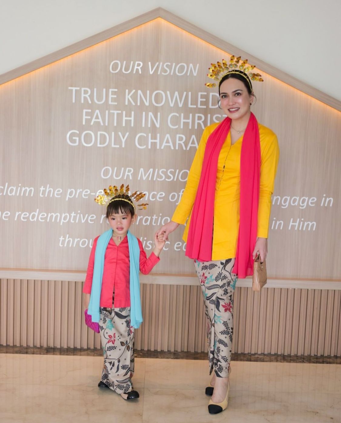 7 Photos of Shandy Aulia and Her Daughter Claire Looking Charming as None Jakarta at the School Event