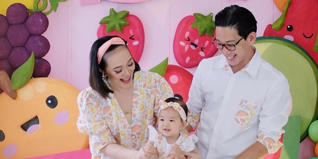 8 Photos of Ariella's First Birthday, Yuanita Christiani's Daughter, with Tutti Frutti Theme - Swab Test Mandatory Guests