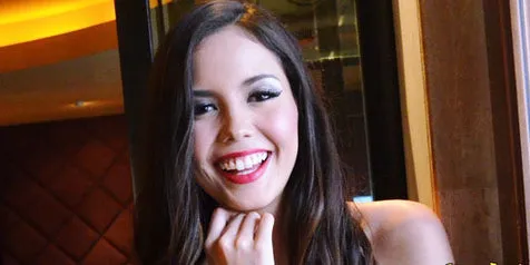 Avalon Hona Haloho Sinabutar, Super Model Asia Berdarah Batak