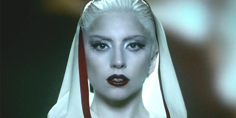 Pantaskah Lady Gaga Disebut Setan?