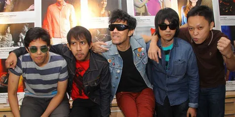 The Upstairs: 'KATALIKA', Terkenang Hingga Tertawa