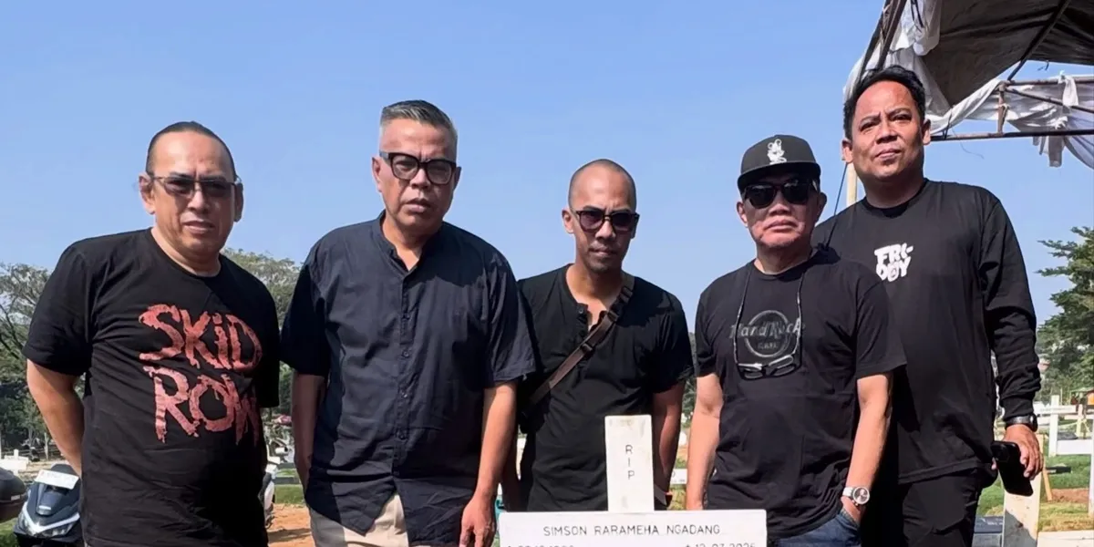  Abdel Akhirnya Nyekar ke Makam Temon, Momen Haru Pegang Nisan Sang Sahabat 