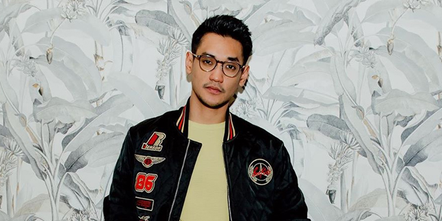 Religion Questioned Because of Carrying a Dog, Afgansyah Reza Gives a Sharp Response to Netizens