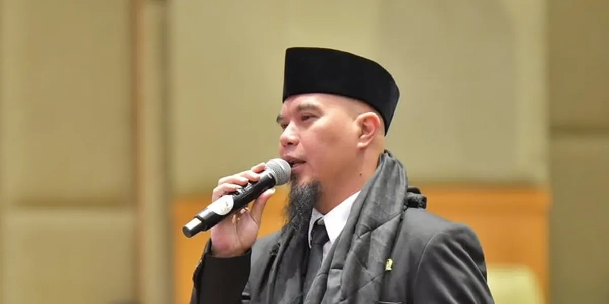 Ahmad Dhani Uploads 90s Photo, Looks Very Much Like El Rumi