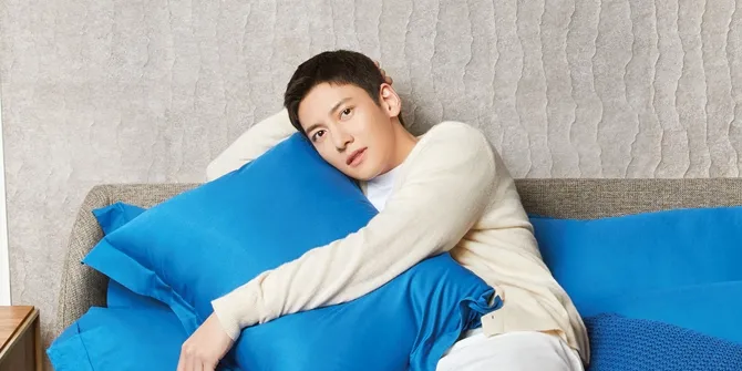 Korean Actor Ji Chang Wook Reveals Why He Considers Bed Sheets an Important Element