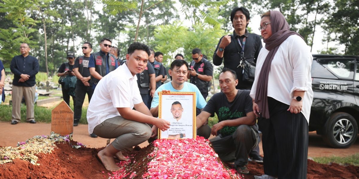 Motor Club Members Bikers Brothershood MC Indonesia Also Accompany Chef Haryo Pramoe to His Final Resting Place