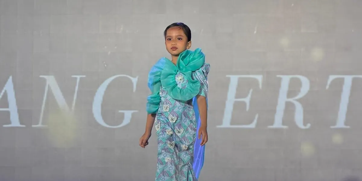 Annisa Dalimunthe, Child Singer and Model, Appears at Taipei Fashion Week