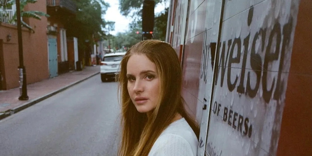 The Meaning and Significance of Lana Del Rey's Song - Chemtrails Over the Country Club, Longing for a Simpler Past