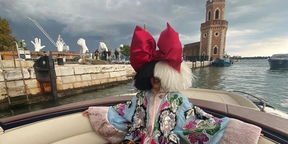 The Meaning and Significance of Sia's Song - Chandelier, Having Fun to Cover Up Personal Fragility