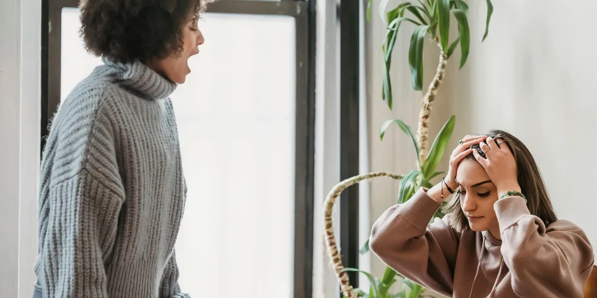 Meaning of Dreaming of Fighting with a Friend: Hidden Meaning Behind Conflict in Sleep