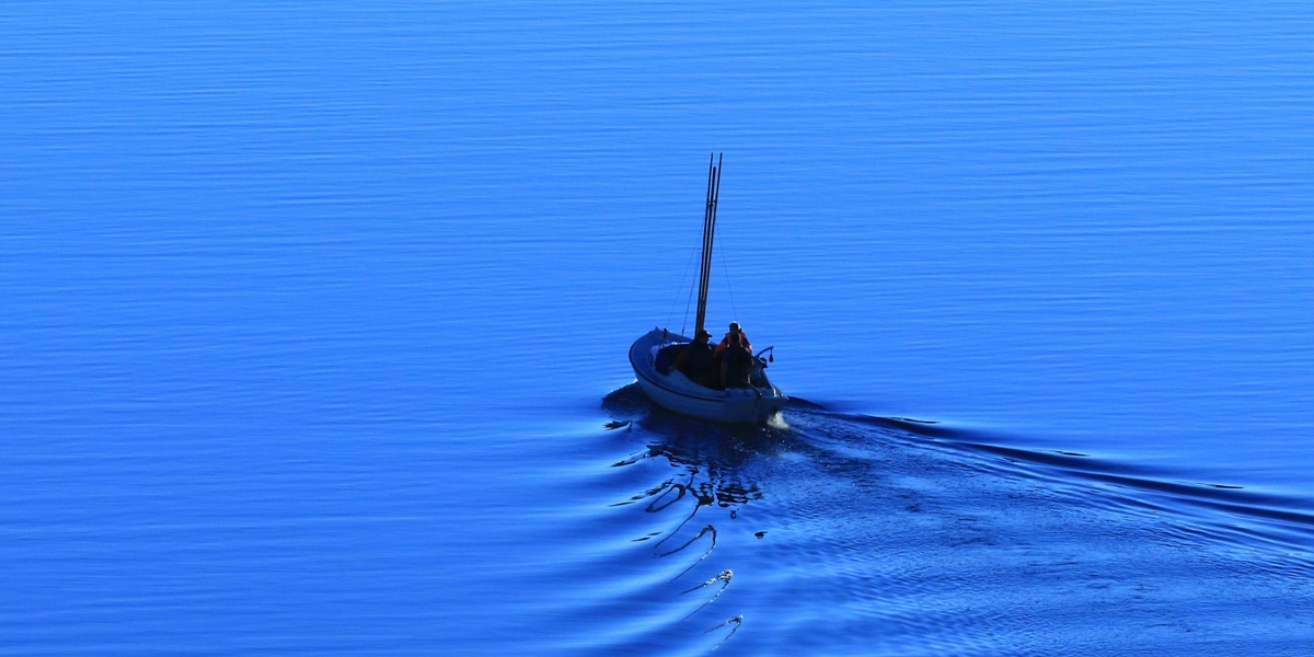 Meaning of Dreaming of Boarding a Ship According to Javanese Primbon, Psychology, and Islamic Views