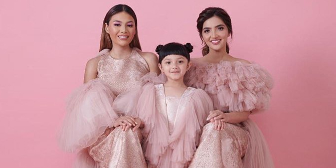 Ashanty & Aurel Compact Using Hijab Syar'i Together with Arsy, Harvest Praise from Netizens