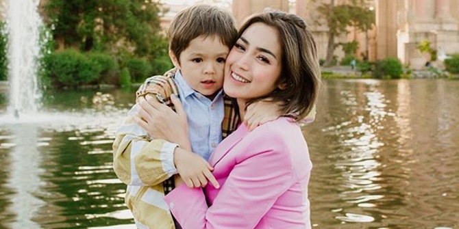 Like a K-Pop Idol, This is El Barack's Style, Jessica Iskandar's Son, with Mullet Hair Showing Gapped Teeth!