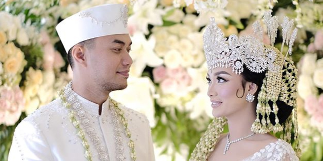 Newly Hold Official Marriage Ceremony, Zaskia Gotik and Sirajuddin Await Documents from Kalimantan