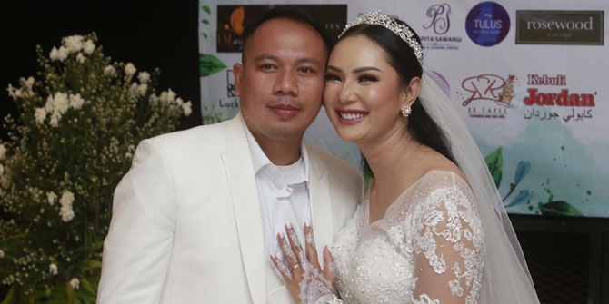 Just Married Kalina Ocktaranny, Vicky Prasetyo Reunited with Angel Lelga